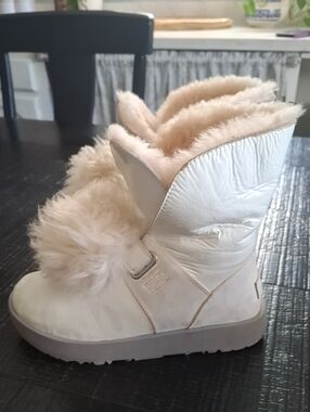 Ugg Isley Waterproof Women's Cream Faux-Fur Winter Boots - Plush Pom Accent